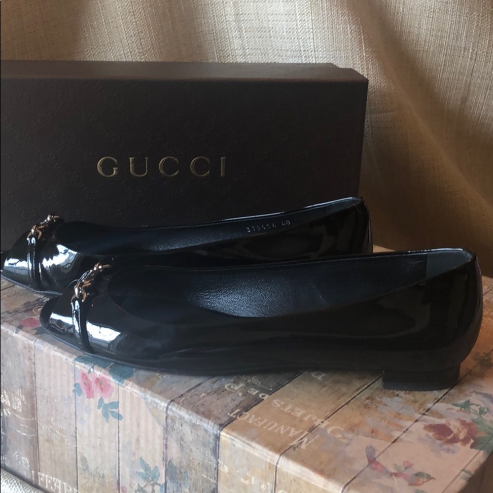 Gucci Vernice Crystal Ballet Flats - Picture 2 of 8